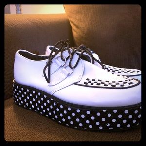 Tuk polka dot creepers